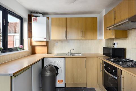 2 bedroom maisonette to rent, Remington Road, Beckton, London, E6