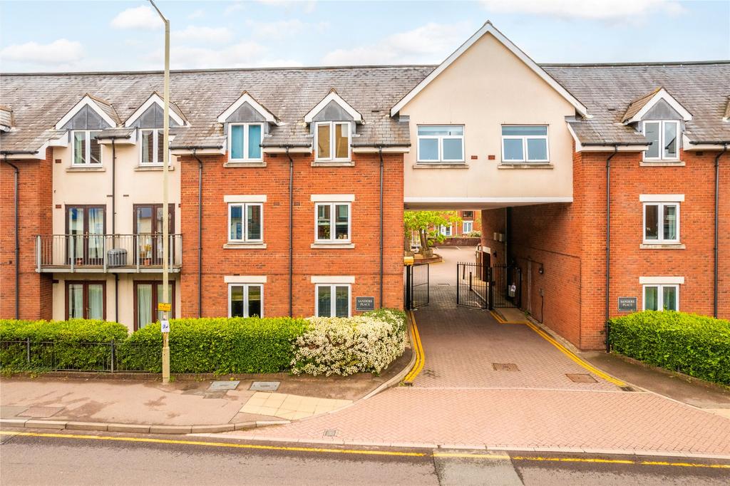 Sanders Place, Walsworth Road, Hitchin, Hertfordshire, SG4 1 bed