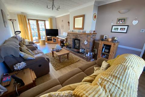 4 bedroom detached house for sale, Woodland Crescent, Milford Haven, Pembrokeshire, SA73