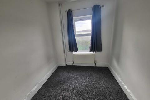 2 bedroom terraced house to rent, Bretton Street, Dewsbury