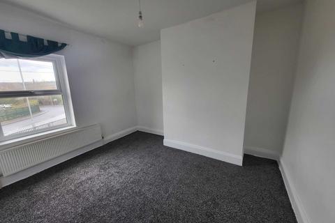 2 bedroom terraced house to rent, Bretton Street, Dewsbury