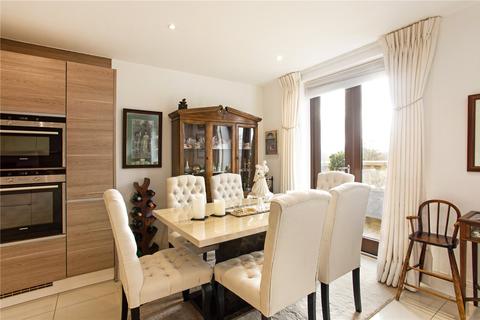 8 Glenthorpe Gardens, Stanmore, HA7 3GG
