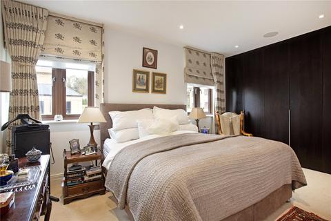 8 Glenthorpe Gardens, Stanmore, HA7 3GG