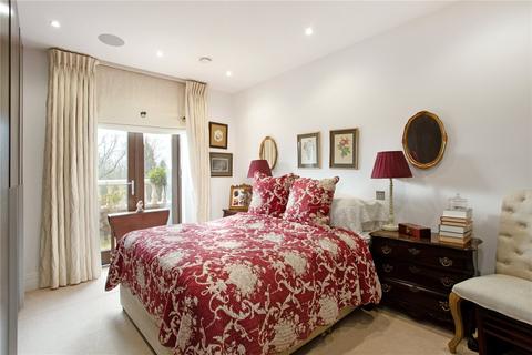 8 Glenthorpe Gardens, Stanmore, HA7 3GG