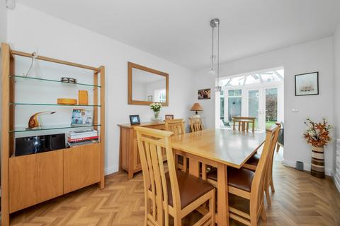 11 Malory Close, Beckenham, BR3 4JD