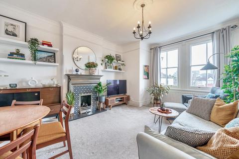 Flat B, 52 Shell Road, London, SE13 7TY