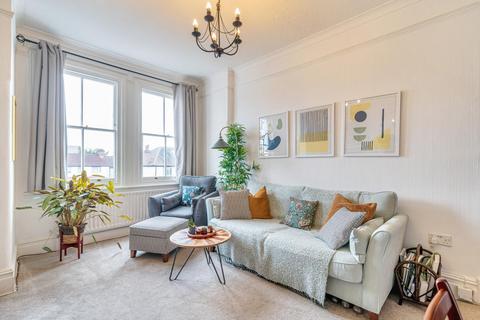 Flat B, 52 Shell Road, London, SE13 7TY