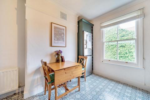 Flat B, 52 Shell Road, London, SE13 7TY