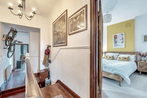 Flat B, 52 Shell Road, London, SE13 7TY