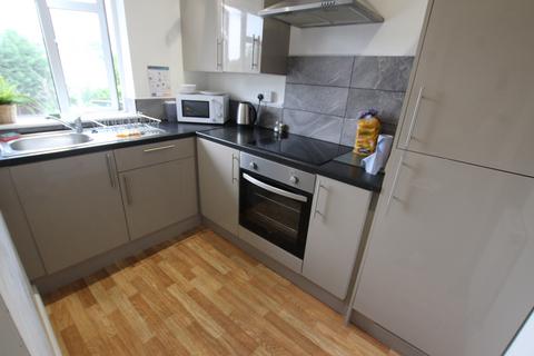 1 bedroom in a house share to rent, Court Road, London, SE9