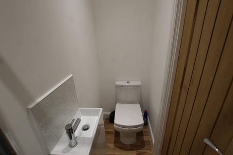 1 bedroom in a house share to rent, Court Road, London, SE9