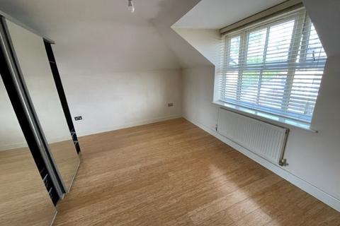 2 bedroom flat to rent, Eastfield Road,  Leicester, LE3