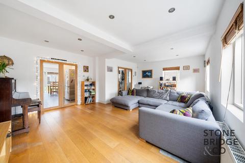 3 bedroom semi-detached house for sale - Durnsford Road, London, Greater London, N11