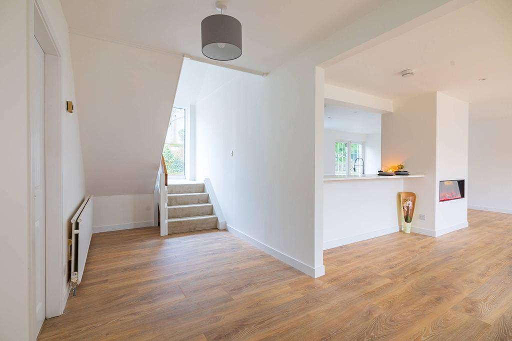 17 Station Road West, Peterculter, AB14 0US 5 bed detached house for