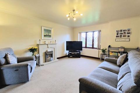 6 Calder View, Rastrick, Brighouse, HD6 3DQ