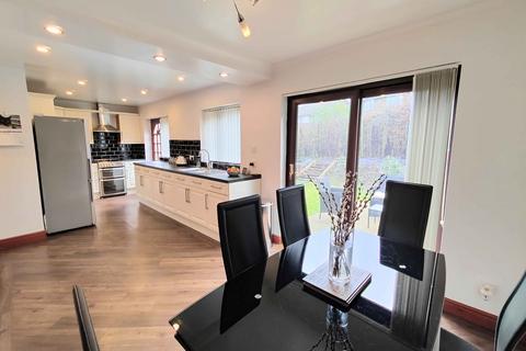 6 Calder View, Rastrick, Brighouse, HD6 3DQ