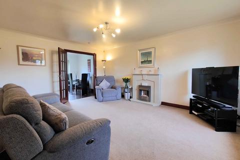 6 Calder View, Rastrick, Brighouse, HD6 3DQ