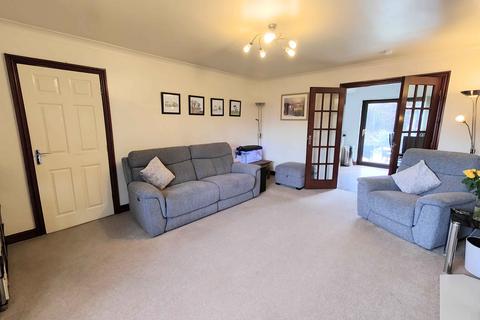 6 Calder View, Rastrick, Brighouse, HD6 3DQ
