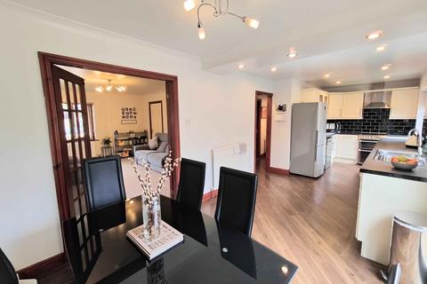6 Calder View, Rastrick, Brighouse, HD6 3DQ