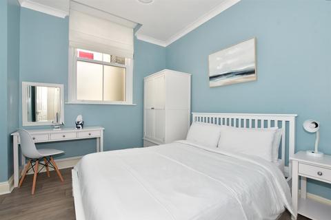 10 Queens Gardens, Broadstairs, CT10 1QE
