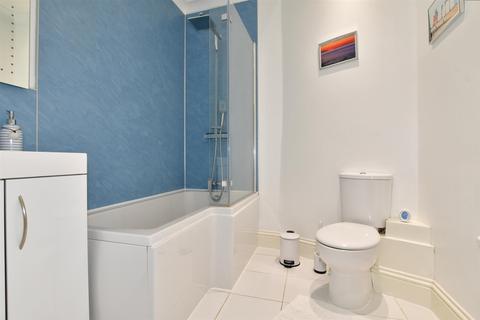 10 Queens Gardens, Broadstairs, CT10 1QE