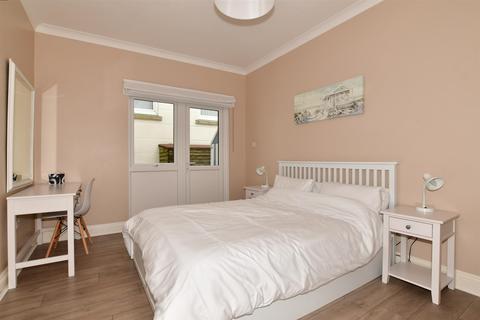 10 Queens Gardens, Broadstairs, CT10 1QE
