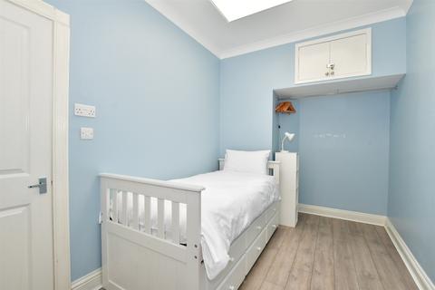 10 Queens Gardens, Broadstairs, CT10 1QE