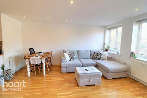 Flat 6, The Grove Headley Road, Grayshott, Hindhead, GU26 6LE