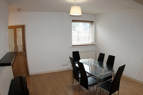 3 bedroom terraced house to rent, Oak Street,  Northwich, CW9