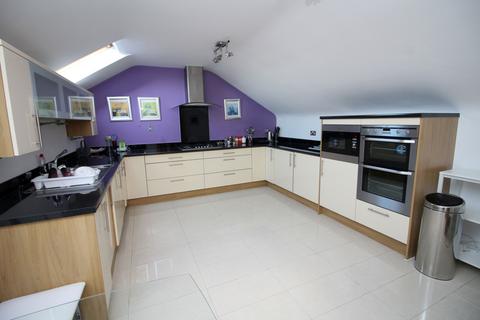 2 bedroom flat to rent, Whetton Place, Egham, Surrey, TW20