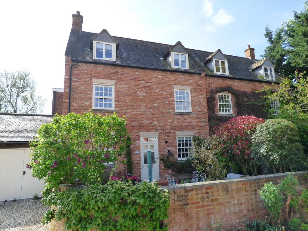 49 Telegraph Street, Shipstononstour, CV36 4DA 3 bed semidetached