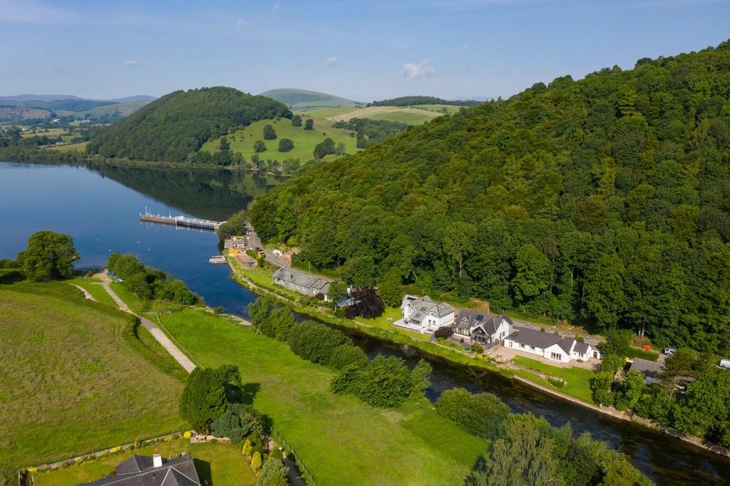 Riverbank, Pooley Bridge, Cumbria, CA11 0LL 4 bed detached house for