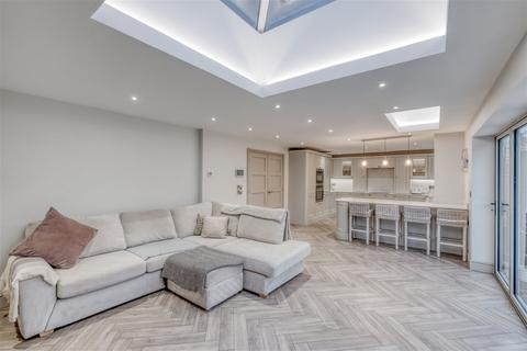 63 Crabmill Close, Knowle, Solihull, B93 0NP