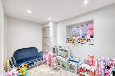 63 Crabmill Close, Knowle, Solihull, B93 0NP
