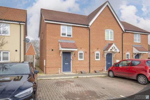 2 bedroom end of terrace house for sale - Peacock Way, Attleborough