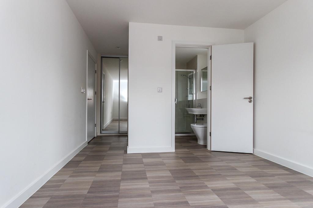 Principal bedroom with en-suite