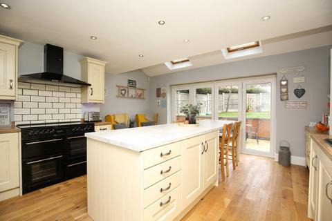 4 The Spinney, Mancetter, Atherstone, CV9 1RS