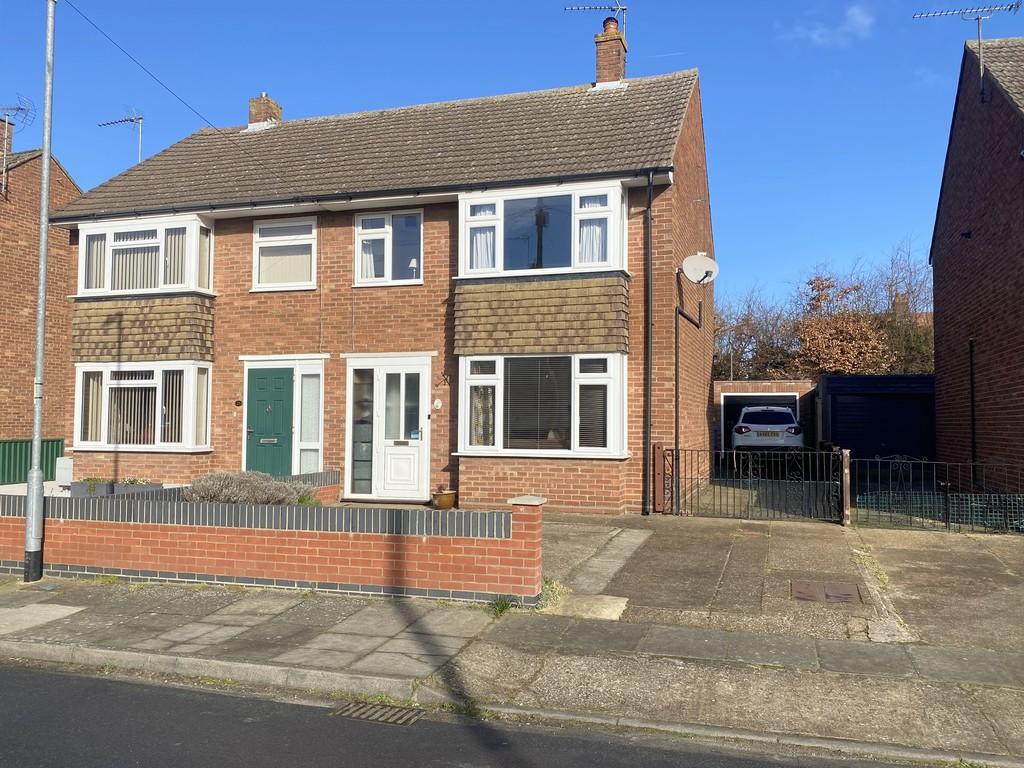 Road, Ipswich IP4 5LB 3 bed semidetached house £280,000