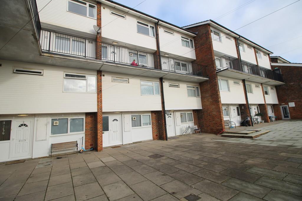Lumsden Road, Southsea 3 bed £145,000