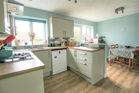 11 Rodway, Wanborough, Swindon, SN4 0TN