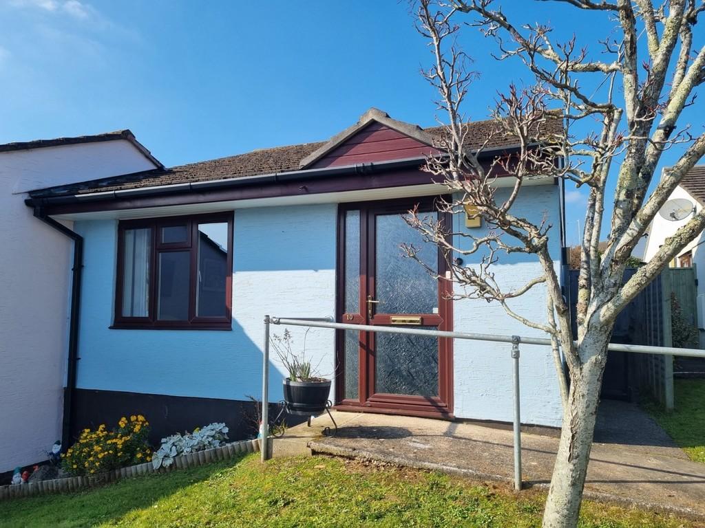 Court, 2 bed semidetached bungalow £165,000