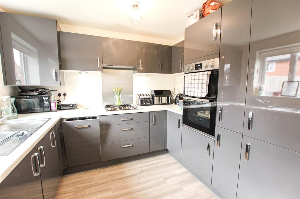 Samuel Armstrong Way, Crewe, CW1 3 bed house £925 pcm (£213 pw)