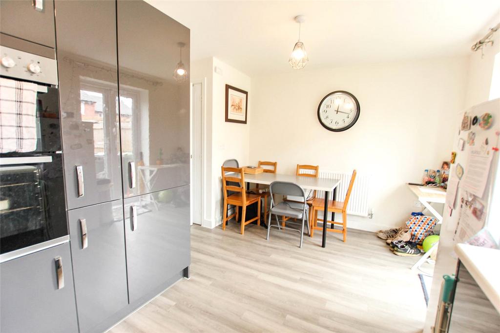 Samuel Armstrong Way, Crewe, CW1 3 bed house £925 pcm (£213 pw)