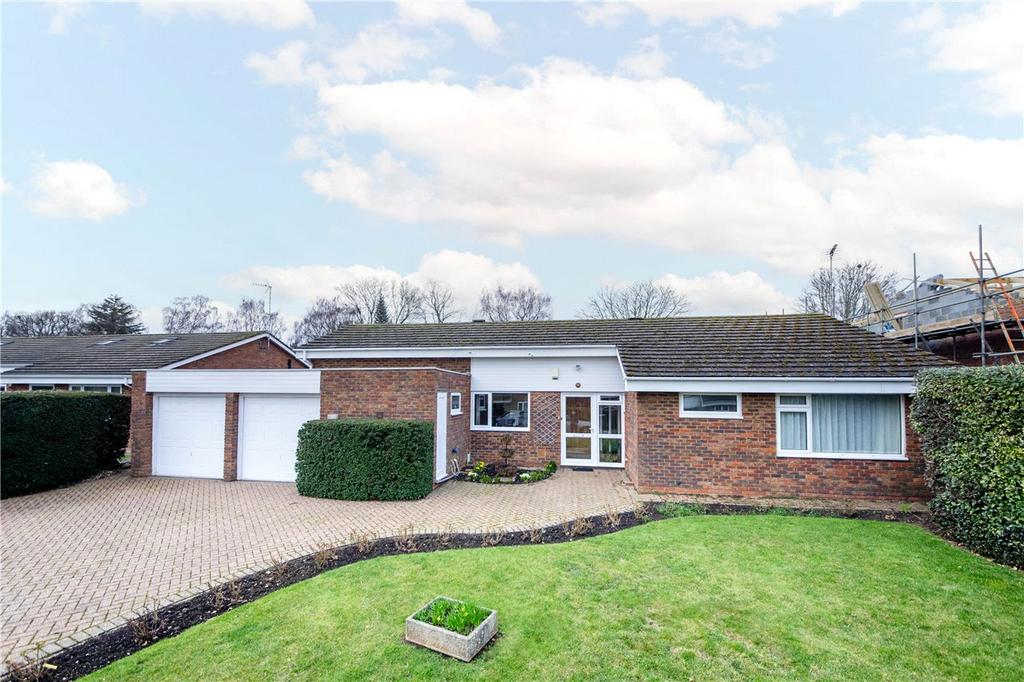 The Deerings, Harpenden, Hertfordshire 4 bed bungalow £1,150,000