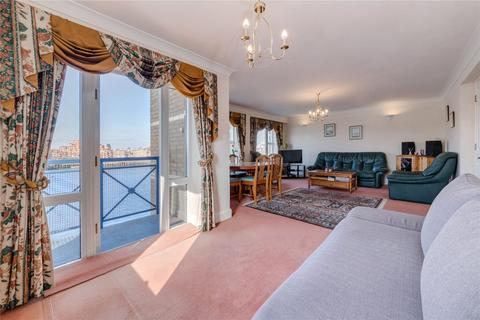 2 bedroom flat for sale, Blenheim Court, King & Queen Wharf, Rotherhithe Street, London