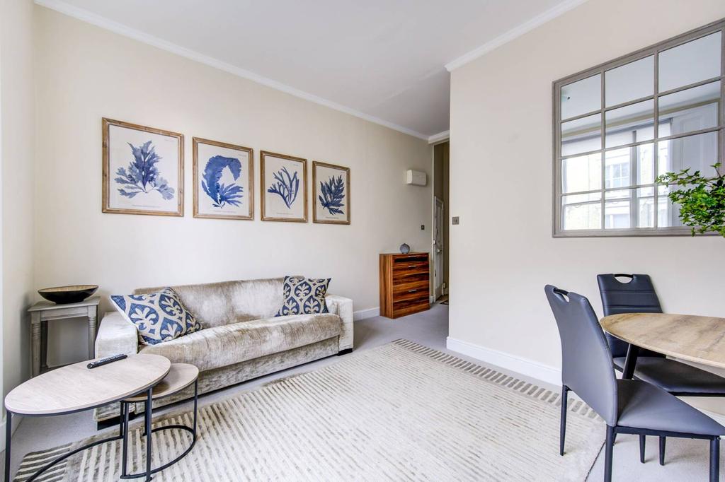 Eardley Crescent, Earls Court... 2 bed flat £3,012 pcm (£695 pw)
