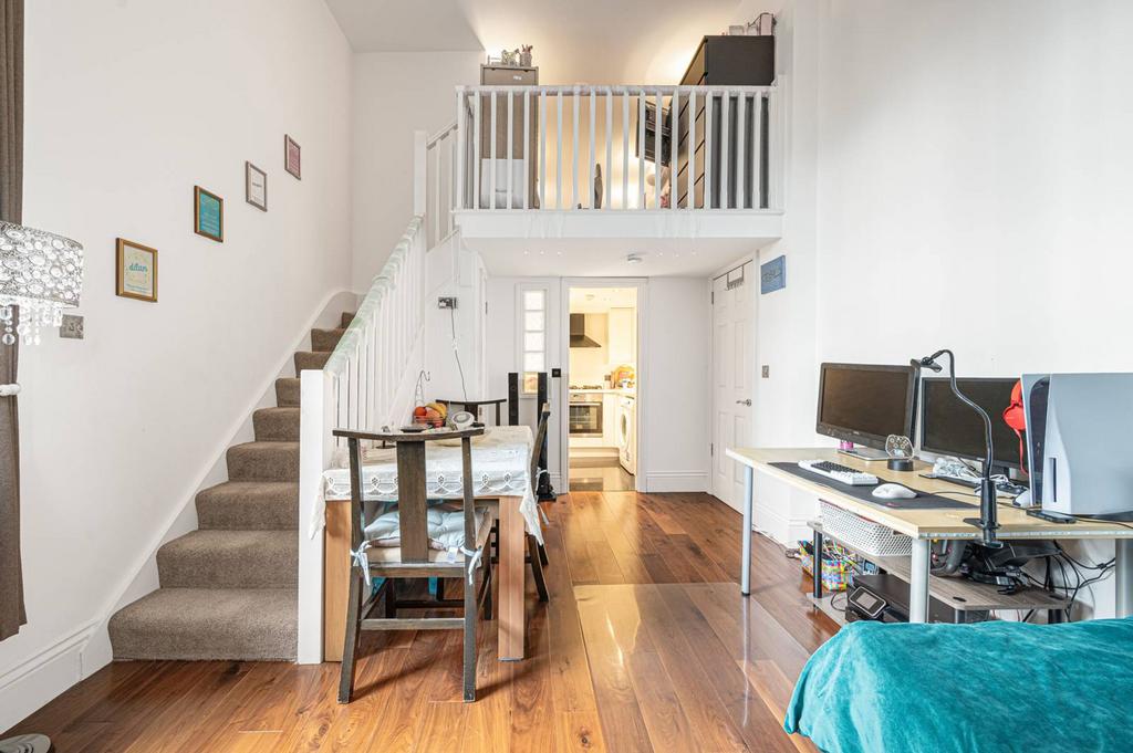 Princess Park Manor, Friern London, N11 1 bed flat for sale £