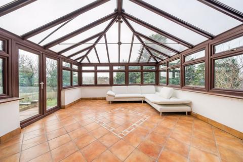 4 bedroom detached house to rent, High Beech, South Croydon