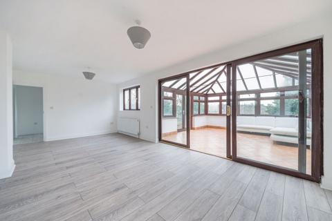 4 bedroom detached house to rent, High Beech, South Croydon