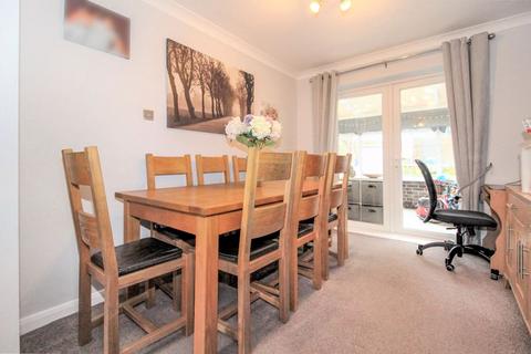 24 Blossom Close, Botley, Southampton, SO30 2FR